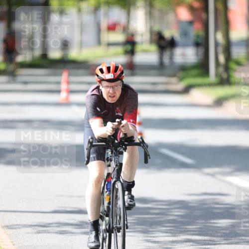 10.08.2025 - GEWOBA Citytriathlon Bremen Yannick Fuchs http://msf.ph/oto/8564092 10.08.2025 14:39:59 Radfahren 52, 59, 69, 80, 124, 139, 215, 217, 225, 274 meine-sportfotos.de