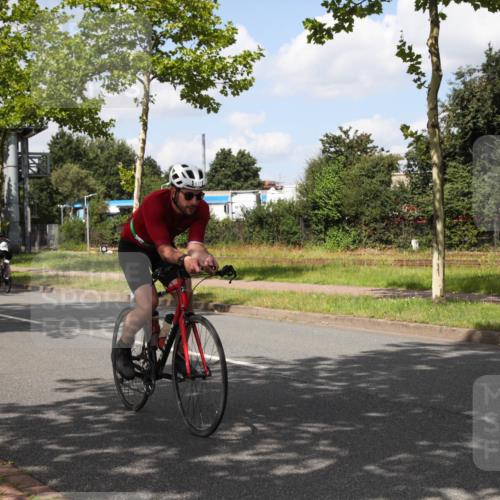 10.08.2025 - GEWOBA Citytriathlon Bremen Yannick Fuchs http://msf.ph/oto/8564093 10.08.2025 12:43:08 Radfahren 612, 628, 644, 677, 684, 710, 846, 871, 889, 945, 964 meine-sportfotos.de