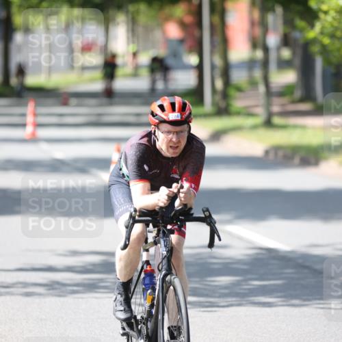 10.08.2025 - GEWOBA Citytriathlon Bremen Yannick Fuchs http://msf.ph/oto/8564097 10.08.2025 14:39:59 Radfahren 52, 59, 69, 80, 124, 139, 215, 217, 225, 274 meine-sportfotos.de