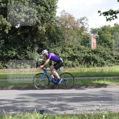 10.08.2025 - GEWOBA Citytriathlon Bremen Yannick Fuchs http://msf.ph/oto/8564100 10.08.2025 10:54:59 Radfahren 33, 85, 373, 378, 418, 452 meine-sportfotos.de