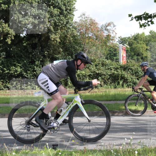 10.08.2025 - GEWOBA Citytriathlon Bremen Yannick Fuchs http://msf.ph/oto/8564105 10.08.2025 10:55:00 Radfahren 33, 85, 373, 378, 418, 452 meine-sportfotos.de