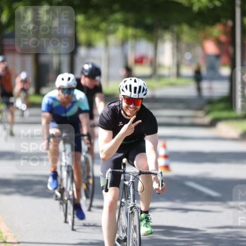 10.08.2025 - GEWOBA Citytriathlon Bremen Yannick Fuchs http://msf.ph/oto/8564109 10.08.2025 14:40:02 Radfahren 52, 59, 69, 124, 139, 217, 225, 274 meine-sportfotos.de