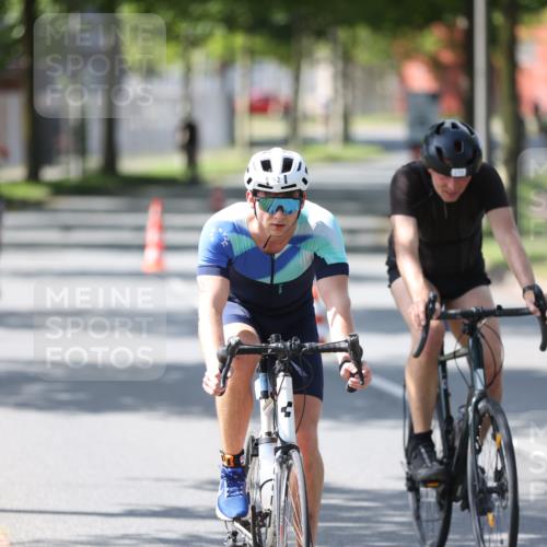 10.08.2025 - GEWOBA Citytriathlon Bremen Yannick Fuchs http://msf.ph/oto/8564116 10.08.2025 14:40:02 Radfahren 52, 59, 69, 124, 139, 217, 225, 274 meine-sportfotos.de