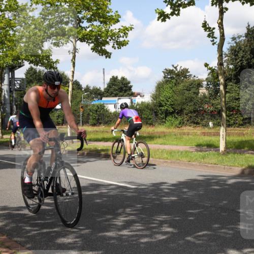 10.08.2025 - GEWOBA Citytriathlon Bremen Yannick Fuchs http://msf.ph/oto/8564117 10.08.2025 12:43:23 Radfahren 612, 646, 835, 885, 945, 955, 964, 1038 meine-sportfotos.de