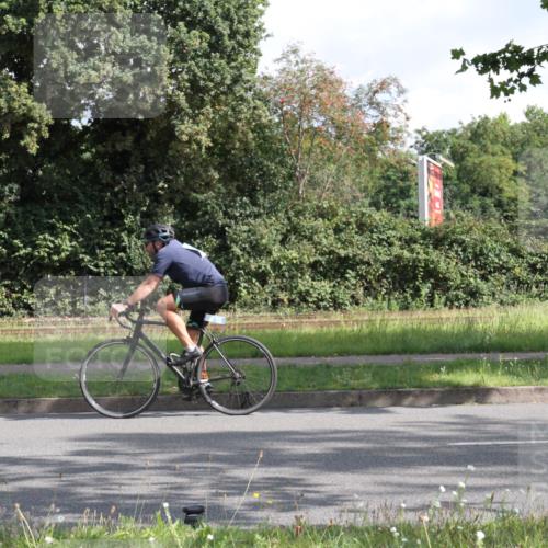10.08.2025 - GEWOBA Citytriathlon Bremen Yannick Fuchs http://msf.ph/oto/8564118 10.08.2025 10:55:00 Radfahren 33, 85, 373, 378, 418, 452 meine-sportfotos.de