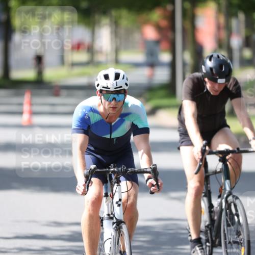10.08.2025 - GEWOBA Citytriathlon Bremen Yannick Fuchs http://msf.ph/oto/8564119 10.08.2025 14:40:02 Radfahren 52, 59, 69, 124, 139, 217, 225, 274 meine-sportfotos.de