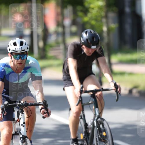 10.08.2025 - GEWOBA Citytriathlon Bremen Yannick Fuchs http://msf.ph/oto/8564121 10.08.2025 14:40:03 Radfahren 52, 59, 69, 139, 217, 225, 274 meine-sportfotos.de