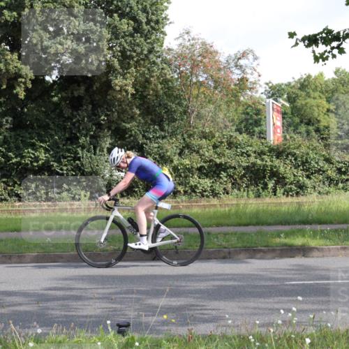 10.08.2025 - GEWOBA Citytriathlon Bremen Yannick Fuchs http://msf.ph/oto/8564130 10.08.2025 10:55:04 Radfahren 33, 163, 373, 378, 418, 452 meine-sportfotos.de
