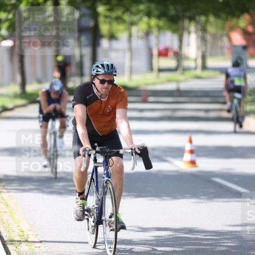 10.08.2025 - GEWOBA Citytriathlon Bremen Yannick Fuchs http://msf.ph/oto/8564132 10.08.2025 14:40:05 Radfahren 52, 59, 69, 139, 217, 225, 274 meine-sportfotos.de