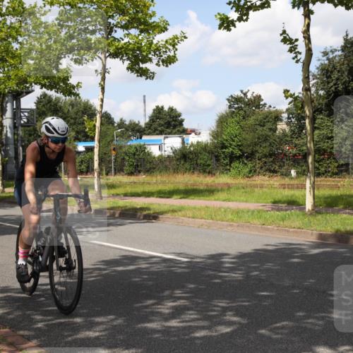 10.08.2025 - GEWOBA Citytriathlon Bremen Yannick Fuchs http://msf.ph/oto/8564139 10.08.2025 12:43:43 Radfahren 608, 835, 837, 842, 907, 925, 954, 955, 1012 meine-sportfotos.de