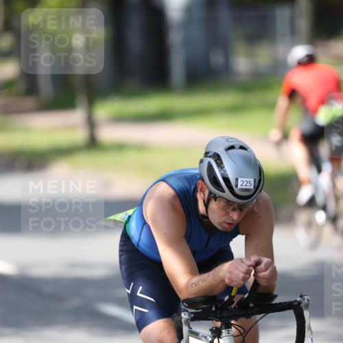 10.08.2025 - GEWOBA Citytriathlon Bremen Yannick Fuchs http://msf.ph/oto/8564150 10.08.2025 14:40:07 Radfahren 52, 59, 69, 139, 225, 274 meine-sportfotos.de