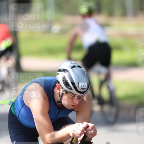 10.08.2025 - GEWOBA Citytriathlon Bremen Yannick Fuchs http://msf.ph/oto/8564154 10.08.2025 14:40:07 Radfahren 52, 59, 69, 139, 225, 274 meine-sportfotos.de