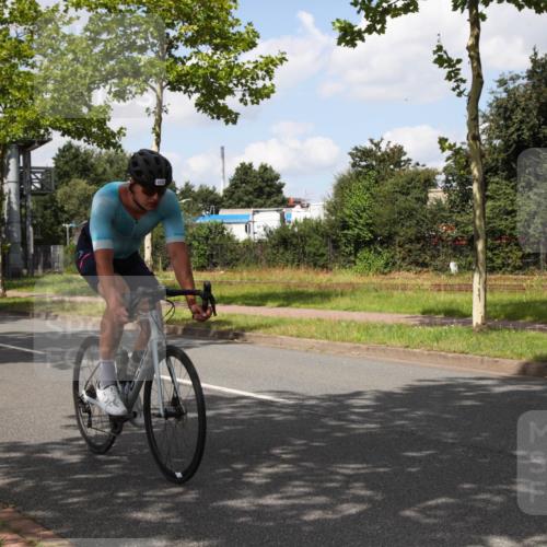 10.08.2025 - GEWOBA Citytriathlon Bremen Yannick Fuchs http://msf.ph/oto/8564157 10.08.2025 12:43:53 Radfahren 608, 842, 907, 925, 954, 1012, 1036 meine-sportfotos.de