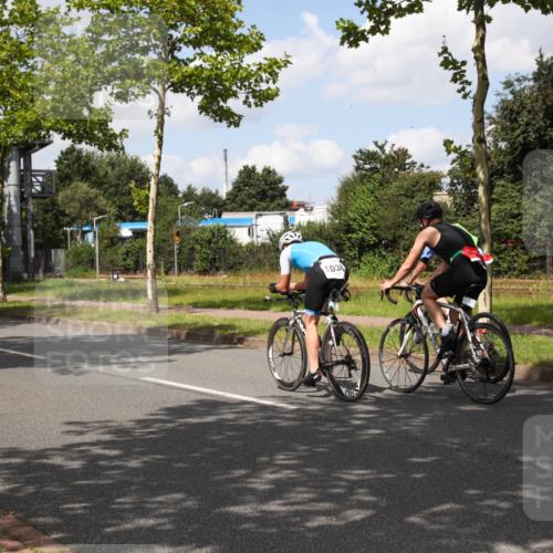 10.08.2025 - GEWOBA Citytriathlon Bremen Yannick Fuchs http://msf.ph/oto/8564161 10.08.2025 12:43:54 Radfahren 608, 842, 907, 908, 925, 954, 1012, 1036 meine-sportfotos.de