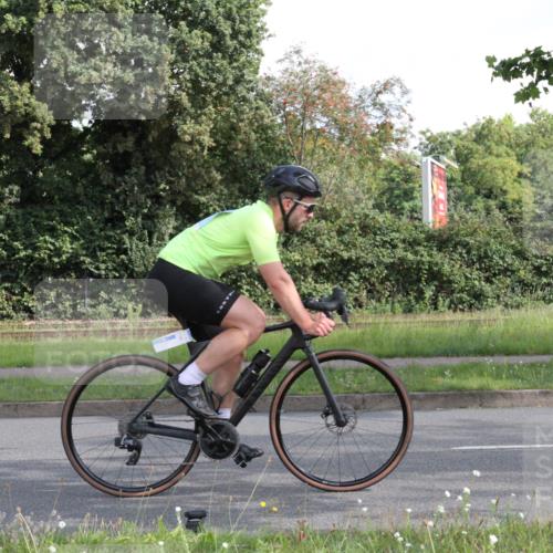 10.08.2025 - GEWOBA Citytriathlon Bremen Yannick Fuchs http://msf.ph/oto/8564176 10.08.2025 10:55:16 Radfahren 19, 163, 211, 219, 397, 418 meine-sportfotos.de