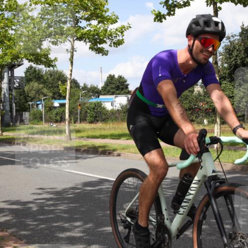 10.08.2025 - GEWOBA Citytriathlon Bremen Yannick Fuchs http://msf.ph/oto/8564193 10.08.2025 12:44:19 Radfahren 661, 669, 693, 703, 713, 731, 746, 908, 911, 965 meine-sportfotos.de