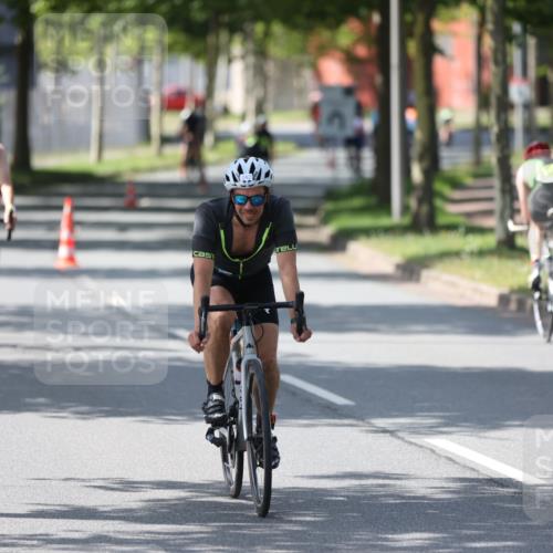 10.08.2025 - GEWOBA Citytriathlon Bremen Yannick Fuchs http://msf.ph/oto/8564197 10.08.2025 14:40:29 Radfahren 29, 47, 131, 242, 258, 297, 529 meine-sportfotos.de
