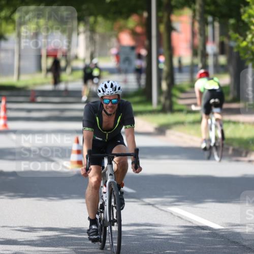 10.08.2025 - GEWOBA Citytriathlon Bremen Yannick Fuchs http://msf.ph/oto/8564201 10.08.2025 14:40:29 Radfahren 29, 47, 131, 242, 258, 297, 529 meine-sportfotos.de