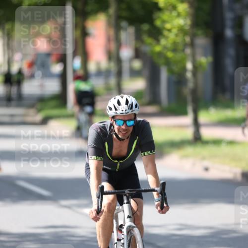 10.08.2025 - GEWOBA Citytriathlon Bremen Yannick Fuchs http://msf.ph/oto/8564208 10.08.2025 14:40:30 Radfahren 29, 47, 131, 242, 258, 297, 529 meine-sportfotos.de