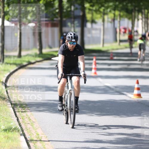 10.08.2025 - GEWOBA Citytriathlon Bremen Yannick Fuchs http://msf.ph/oto/8564233 10.08.2025 14:40:33 Radfahren 29, 47, 131, 186, 211, 242, 258, 289, 297, 529 meine-sportfotos.de