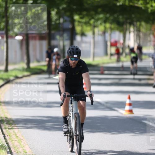 10.08.2025 - GEWOBA Citytriathlon Bremen Yannick Fuchs http://msf.ph/oto/8564238 10.08.2025 14:40:33 Radfahren 29, 47, 131, 186, 211, 242, 258, 289, 297, 529 meine-sportfotos.de