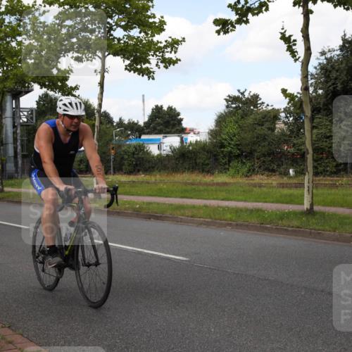 10.08.2025 - GEWOBA Citytriathlon Bremen Yannick Fuchs http://msf.ph/oto/8564243 10.08.2025 12:44:50 Radfahren 607, 638, 716, 727, 786, 800, 809, 819, 958, 1030 meine-sportfotos.de