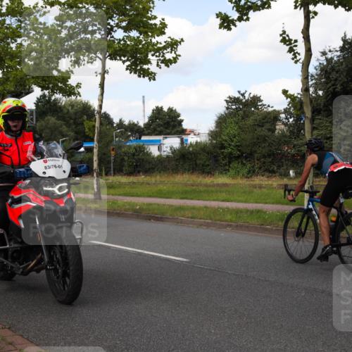 10.08.2025 - GEWOBA Citytriathlon Bremen Yannick Fuchs http://msf.ph/oto/8564245 10.08.2025 12:44:52 Radfahren 607, 638, 647, 716, 727, 786, 809, 816, 819, 958, 1030 meine-sportfotos.de