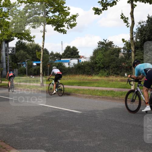 10.08.2025 - GEWOBA Citytriathlon Bremen Yannick Fuchs http://msf.ph/oto/8564251 10.08.2025 12:44:53 Radfahren 607, 638, 647, 716, 727, 786, 809, 816, 819, 958, 1030 meine-sportfotos.de