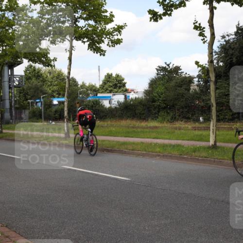 10.08.2025 - GEWOBA Citytriathlon Bremen Yannick Fuchs http://msf.ph/oto/8564262 10.08.2025 12:44:57 Radfahren 638, 647, 716, 727, 786, 808, 809, 816, 958 meine-sportfotos.de