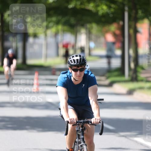 10.08.2025 - GEWOBA Citytriathlon Bremen Yannick Fuchs http://msf.ph/oto/8564268 10.08.2025 14:40:40 Radfahren 29, 47, 131, 186, 211, 224, 242, 258, 289, 297, 529 meine-sportfotos.de