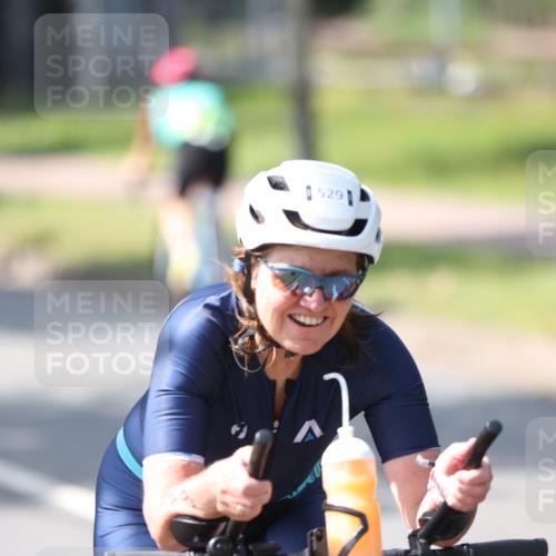 10.08.2025 - GEWOBA Citytriathlon Bremen Yannick Fuchs http://msf.ph/oto/8564282 10.08.2025 14:40:41 Radfahren 29, 47, 131, 186, 211, 224, 242, 289, 297, 529 meine-sportfotos.de