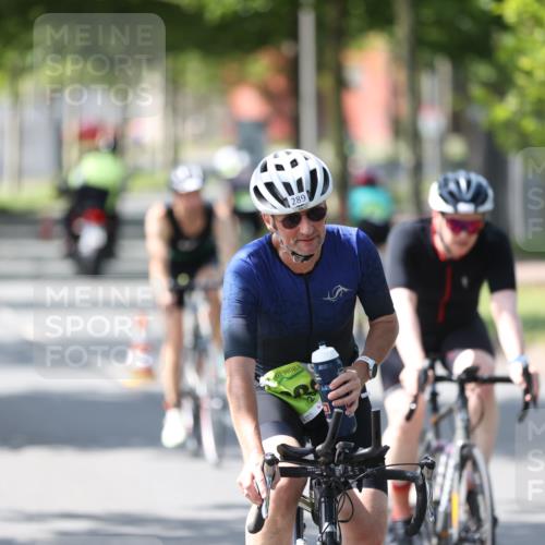10.08.2025 - GEWOBA Citytriathlon Bremen Yannick Fuchs http://msf.ph/oto/8564290 10.08.2025 14:40:44 Radfahren 29, 131, 177, 186, 211, 224, 289, 297, 529 meine-sportfotos.de