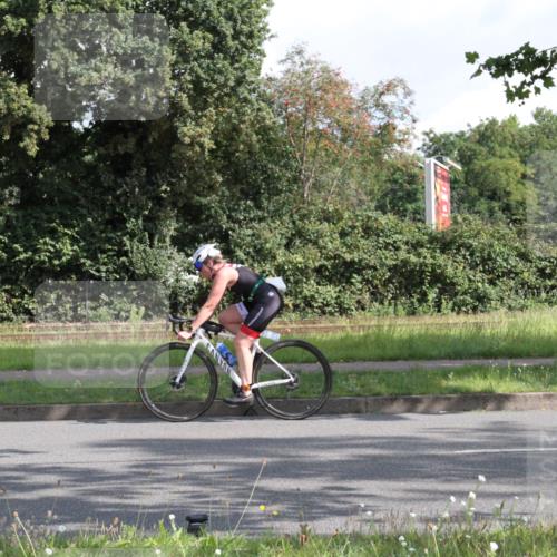 10.08.2025 - GEWOBA Citytriathlon Bremen Yannick Fuchs http://msf.ph/oto/8564296 10.08.2025 10:55:59 Radfahren 69, 93, 99, 119, 207, 466, 480, 485, 497 meine-sportfotos.de