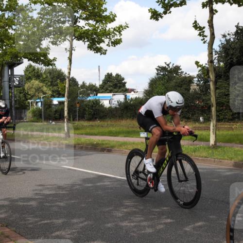 10.08.2025 - GEWOBA Citytriathlon Bremen Yannick Fuchs http://msf.ph/oto/8564311 10.08.2025 12:45:31 Radfahren 676, 724, 828, 851, 930, 939, 946, 1022 meine-sportfotos.de