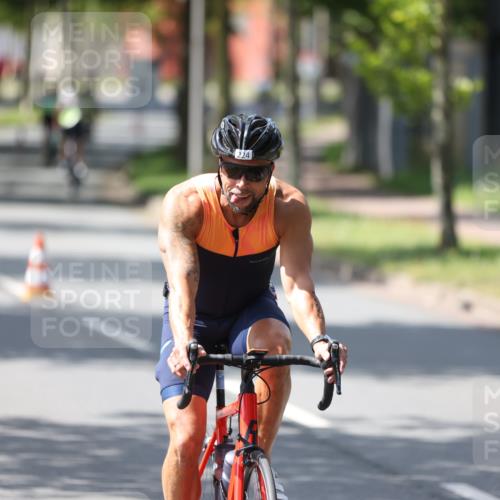 10.08.2025 - GEWOBA Citytriathlon Bremen Yannick Fuchs http://msf.ph/oto/8564319 10.08.2025 14:40:49 Radfahren 29, 131, 177, 186, 211, 224, 289, 529 meine-sportfotos.de