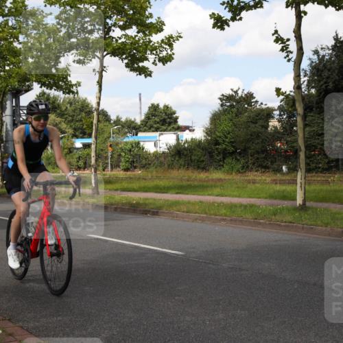 10.08.2025 - GEWOBA Citytriathlon Bremen Yannick Fuchs http://msf.ph/oto/8564323 10.08.2025 12:45:37 Radfahren 676, 724, 748, 771, 928, 930, 939, 946, 1022 meine-sportfotos.de