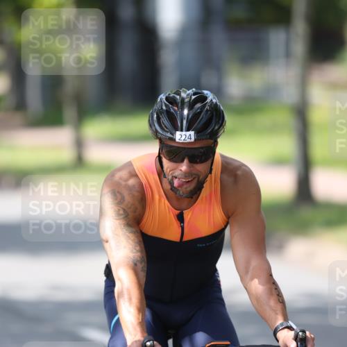 10.08.2025 - GEWOBA Citytriathlon Bremen Yannick Fuchs http://msf.ph/oto/8564326 10.08.2025 14:40:50 Radfahren 29, 131, 177, 186, 211, 224, 289, 529 meine-sportfotos.de