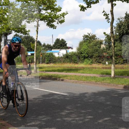 10.08.2025 - GEWOBA Citytriathlon Bremen Yannick Fuchs http://msf.ph/oto/8564331 10.08.2025 12:45:44 Radfahren 574, 651, 676, 685, 697, 748, 771, 812, 898, 928, 930, 939 meine-sportfotos.de