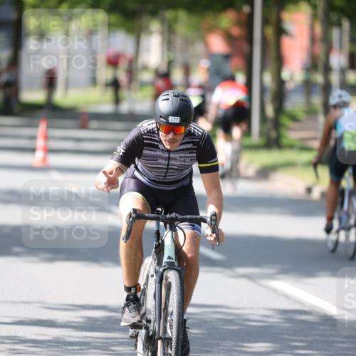 10.08.2025 - GEWOBA Citytriathlon Bremen Yannick Fuchs http://msf.ph/oto/8564335 10.08.2025 14:40:58 Radfahren 103, 142, 177, 204, 211, 224, 253, 432, 476, 477 meine-sportfotos.de