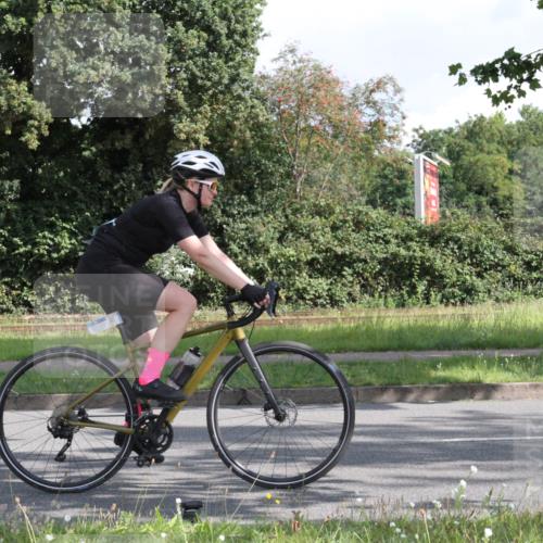 10.08.2025 - GEWOBA Citytriathlon Bremen Yannick Fuchs http://msf.ph/oto/8564345 10.08.2025 10:56:14 Radfahren 69, 99, 115, 119, 401, 429, 464, 466, 497 meine-sportfotos.de