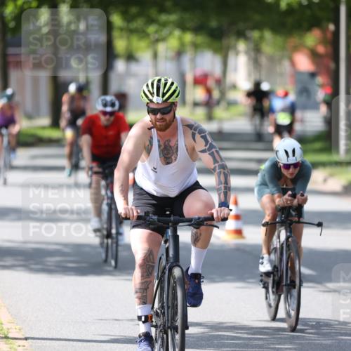 10.08.2025 - GEWOBA Citytriathlon Bremen Yannick Fuchs http://msf.ph/oto/8564358 10.08.2025 14:41:05 Radfahren 103, 142, 177, 204, 249, 253, 266, 353, 431, 432, 476, 477 meine-sportfotos.de