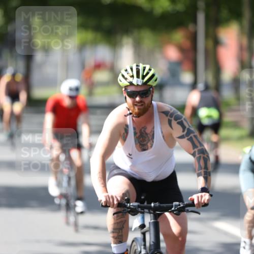 10.08.2025 - GEWOBA Citytriathlon Bremen Yannick Fuchs http://msf.ph/oto/8564361 10.08.2025 14:41:06 Radfahren 103, 142, 177, 204, 249, 253, 266, 353, 431, 432, 476, 477 meine-sportfotos.de
