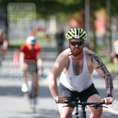 10.08.2025 - GEWOBA Citytriathlon Bremen Yannick Fuchs http://msf.ph/oto/8564364 10.08.2025 14:41:06 Radfahren 103, 142, 177, 204, 249, 253, 266, 353, 431, 432, 476, 477 meine-sportfotos.de