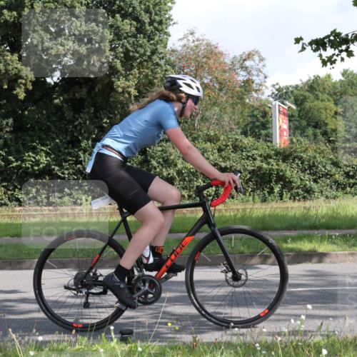 10.08.2025 - GEWOBA Citytriathlon Bremen Yannick Fuchs http://msf.ph/oto/8564372 10.08.2025 10:56:26 Radfahren 31, 115, 401, 429, 464 meine-sportfotos.de