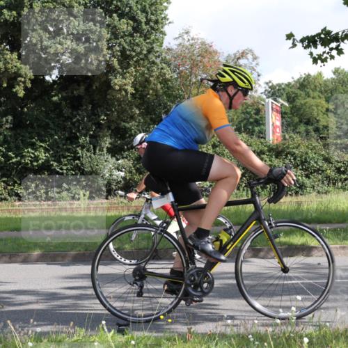 10.08.2025 - GEWOBA Citytriathlon Bremen Yannick Fuchs http://msf.ph/oto/8564384 10.08.2025 10:56:34 Radfahren 31, 67, 115, 203, 401, 447, 455 meine-sportfotos.de