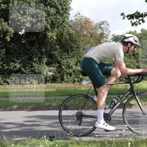 10.08.2025 - GEWOBA Citytriathlon Bremen Yannick Fuchs http://msf.ph/oto/8564391 10.08.2025 10:56:39 Radfahren 31, 67, 203, 447, 455 meine-sportfotos.de