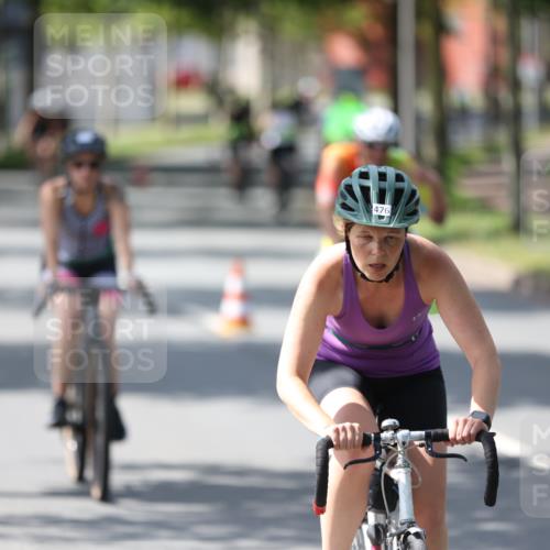 10.08.2025 - GEWOBA Citytriathlon Bremen Yannick Fuchs http://msf.ph/oto/8564394 10.08.2025 14:41:10 Radfahren 103, 142, 204, 249, 253, 266, 280, 353, 431, 432, 476, 477 meine-sportfotos.de