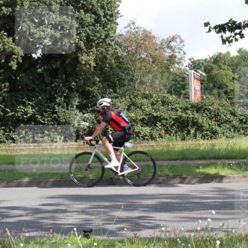 10.08.2025 - GEWOBA Citytriathlon Bremen Yannick Fuchs http://msf.ph/oto/8564396 10.08.2025 10:56:41 Radfahren 31, 67, 145, 203, 447, 455, 501 meine-sportfotos.de