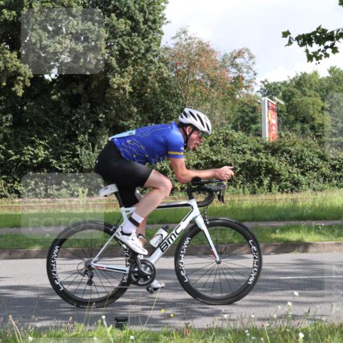 10.08.2025 - GEWOBA Citytriathlon Bremen Yannick Fuchs http://msf.ph/oto/8564402 10.08.2025 10:56:41 Radfahren 31, 67, 145, 203, 447, 455, 501 meine-sportfotos.de