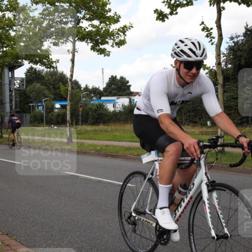 10.08.2025 - GEWOBA Citytriathlon Bremen Yannick Fuchs http://msf.ph/oto/8564407 10.08.2025 12:46:23 Radfahren 625, 948, 1011 meine-sportfotos.de